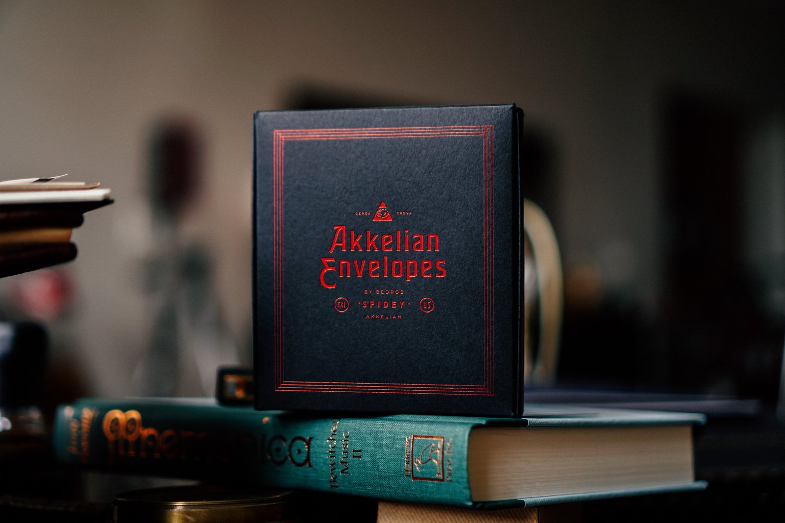 Akkelian Envelopes